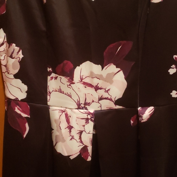 Floral dress - Picture 4 of 4